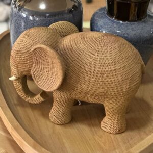 ESCULTURA DE ELEFANTE EM RESINA