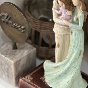ESCULTURA FAMÍLIA EM RESINA